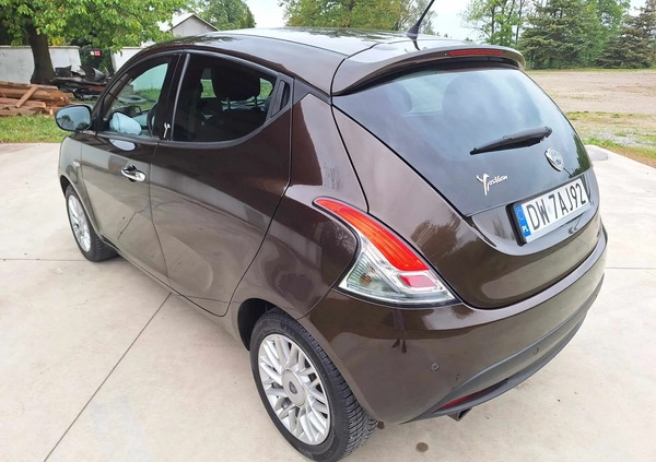 Lancia Ypsilon cena 24900 przebieg: 169300, rok produkcji 2014 z Dzierżoniów małe 379